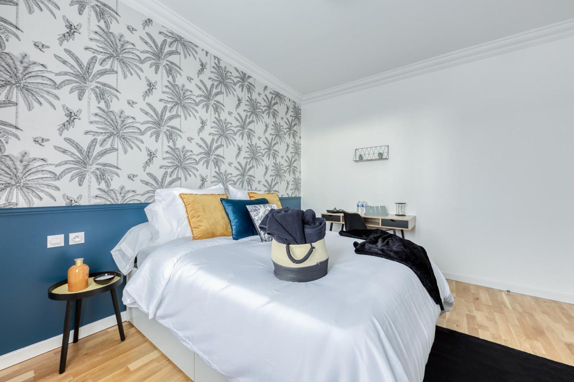 Maison 8 Personnes - Parking - Metro 7 Et Rer B A 6 Minutes La Courneuve Luaran gambar