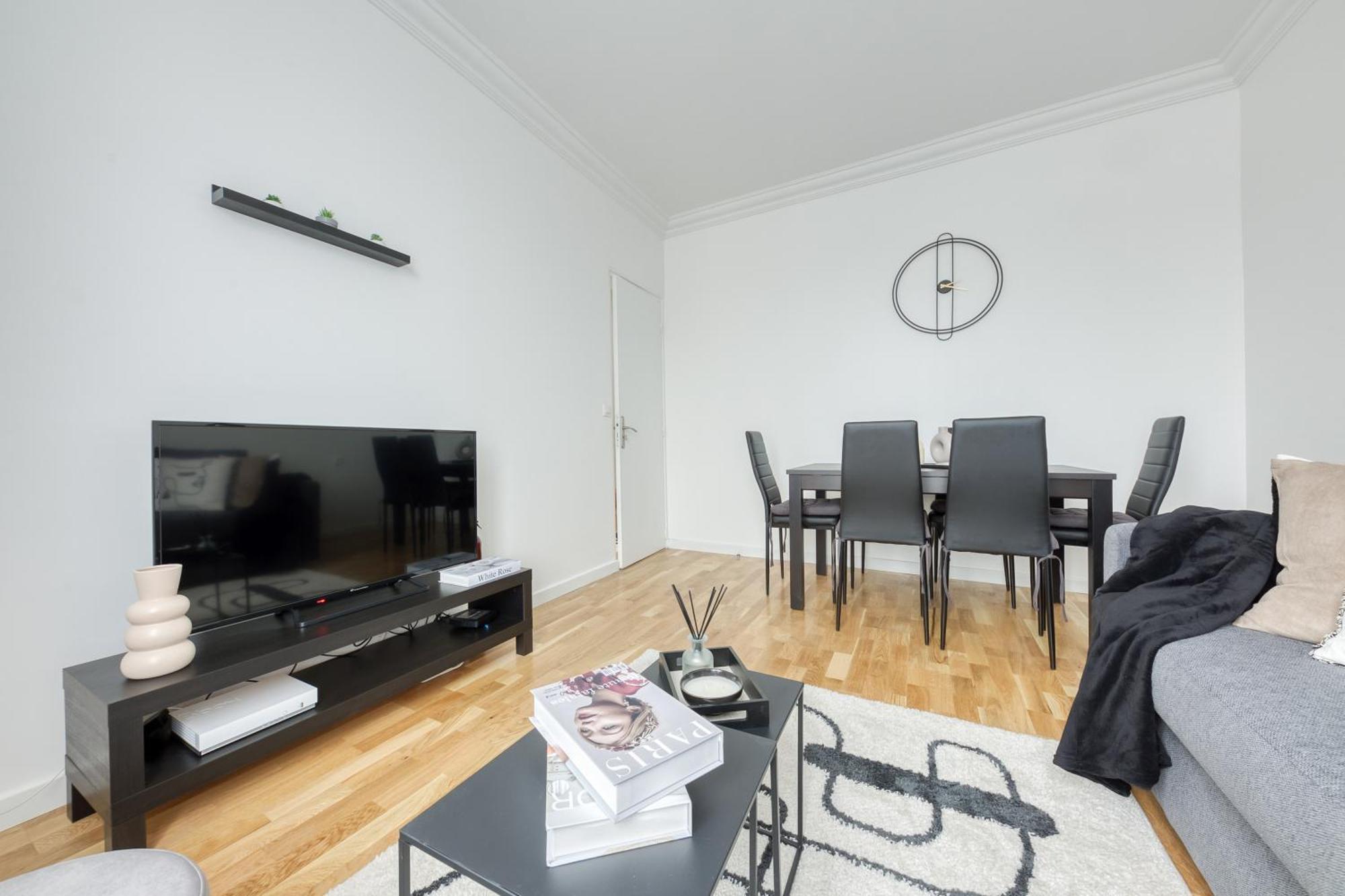 Maison 8 Personnes - Parking - Metro 7 Et Rer B A 6 Minutes La Courneuve Luaran gambar